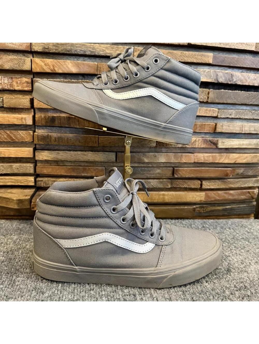 Gray high-top Vans sneakers with silver side stripes Sz 9.5